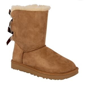 ​🔥 UGG Bailey Bow II Boots - Size 8 - LIKE NEW in Box!